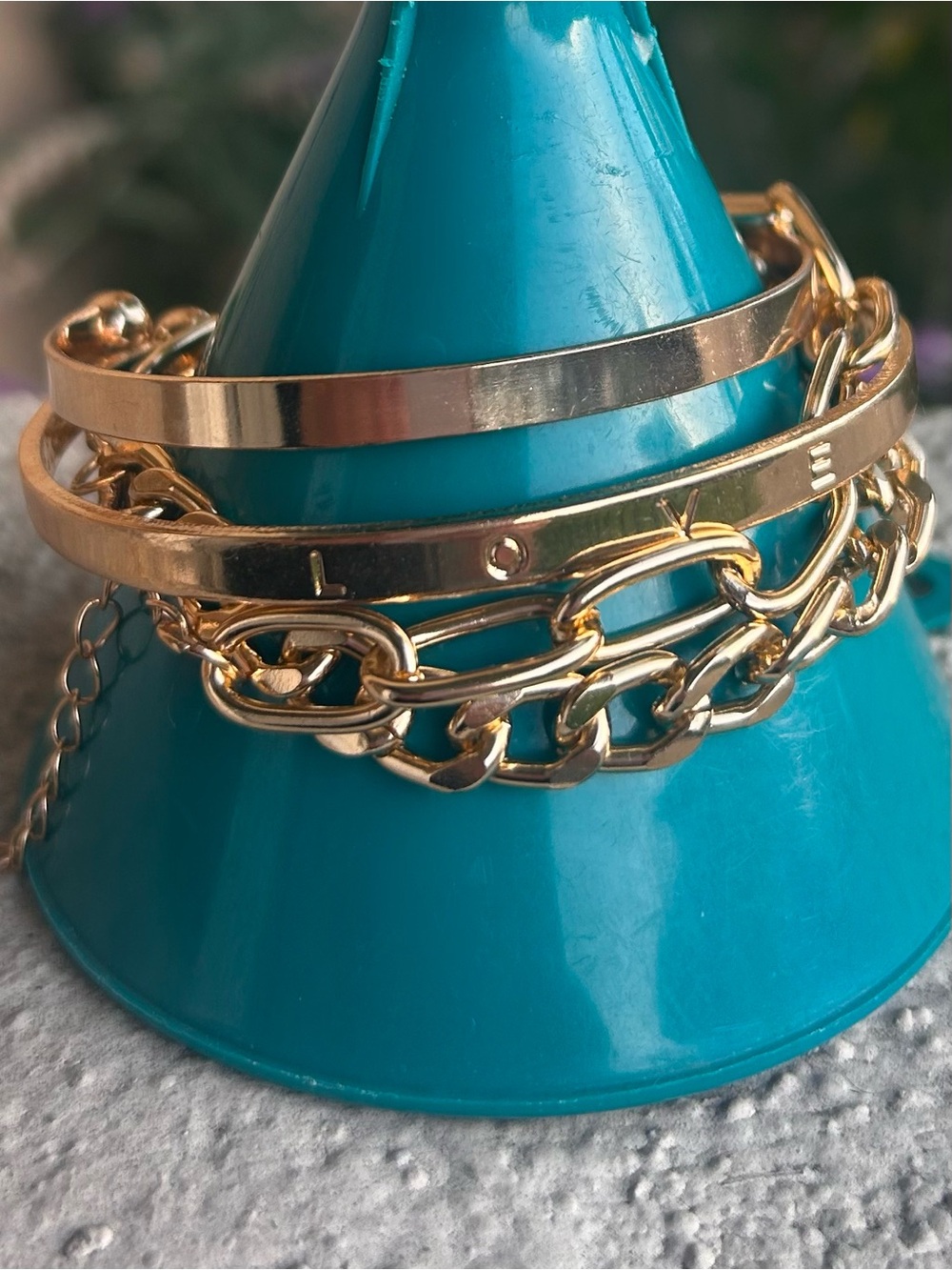 Vivori Jewerly Bracelet Set. Gold tone. New - Picture 2 of 7